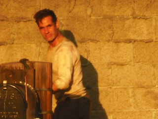 Illustration for article titled Revealing New Set Pics From Transformers 2 And Heroes